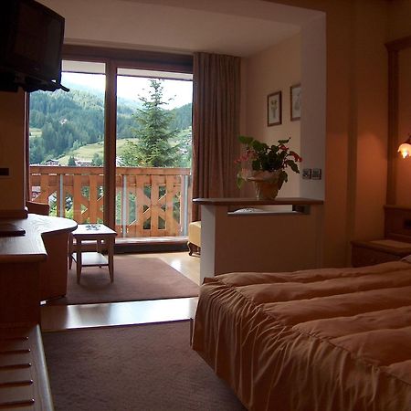 Hotel Catinaccio Rosengarten โมเอนา ภายนอก รูปภาพ