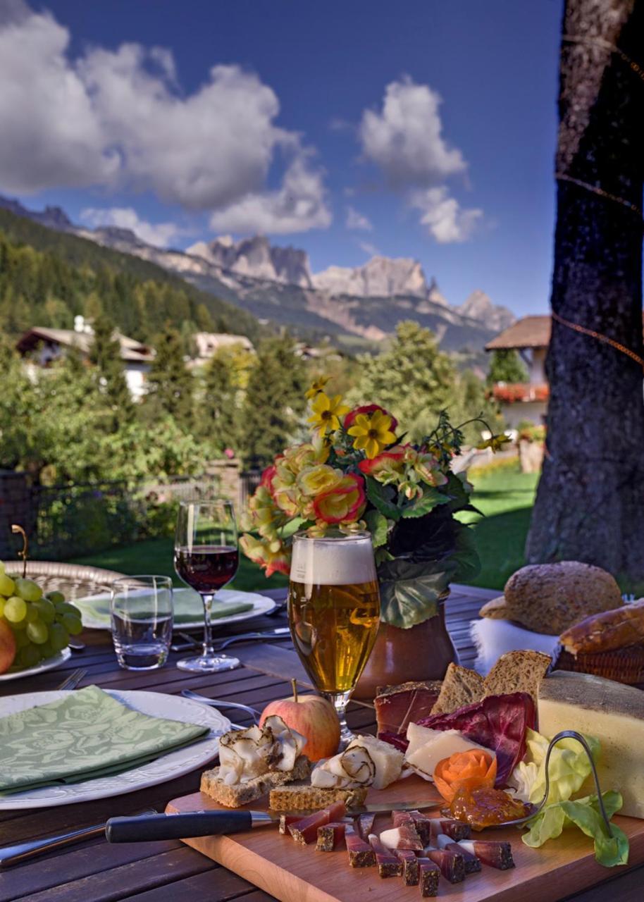Hotel Catinaccio Rosengarten โมเอนา ภายนอก รูปภาพ