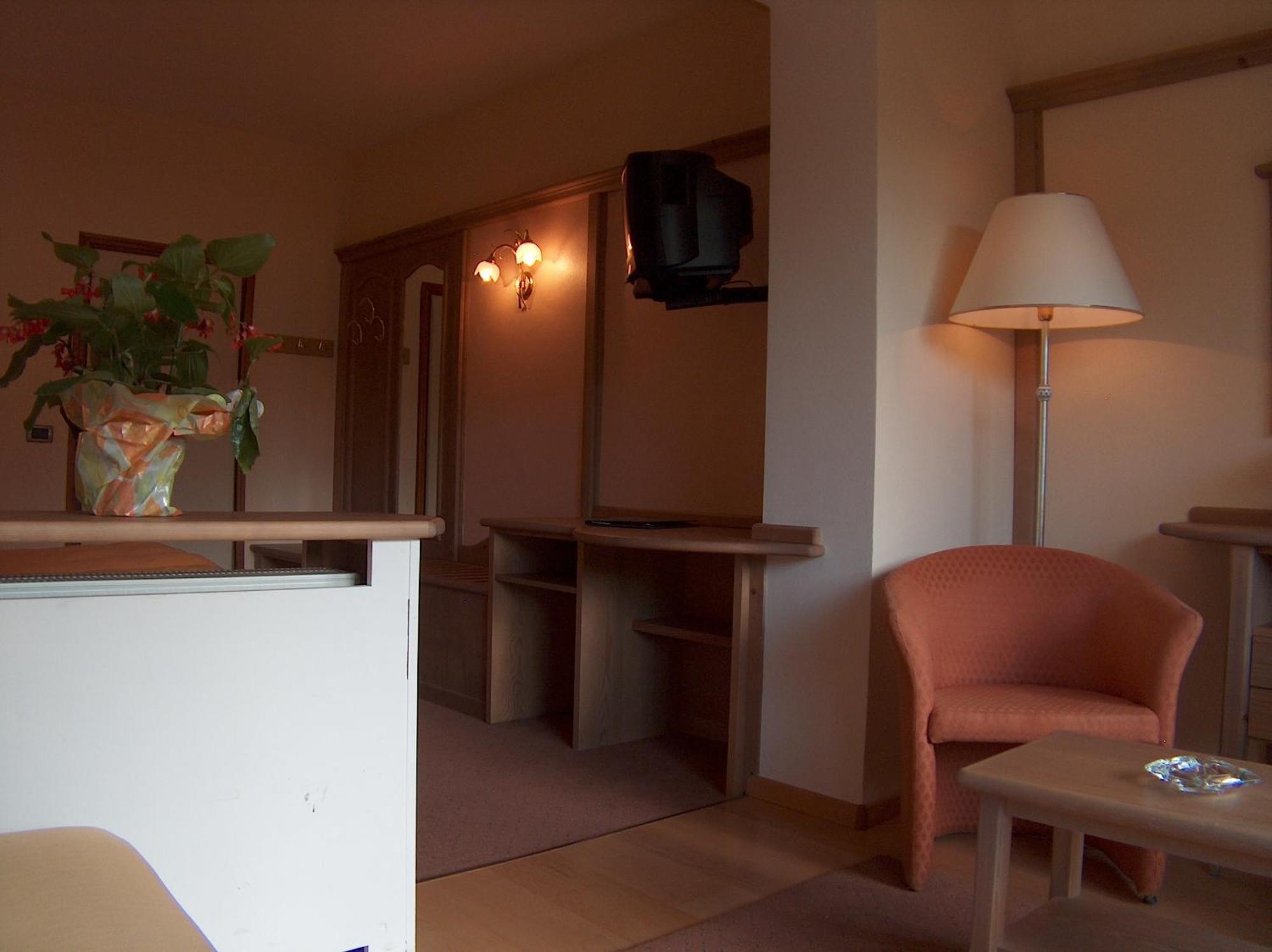 Hotel Catinaccio Rosengarten โมเอนา ภายนอก รูปภาพ