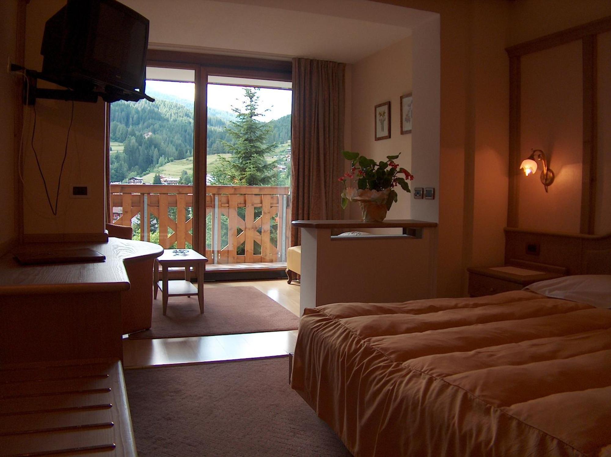 Hotel Catinaccio Rosengarten โมเอนา ภายนอก รูปภาพ